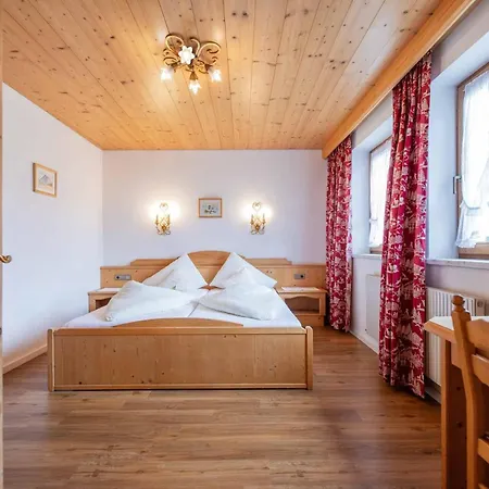 Appartementhaus Hilde Нойштифт-им-Штубайталь